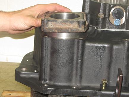 _Graphics/Web/Aux Section Assembly Range Cylinder Installation Step 3.png